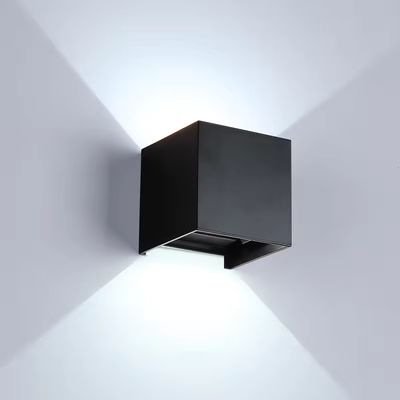 現代のIP65アップダウンライト ホーム 屋外防水壁灯 黒色 LED屋外壁ランプ