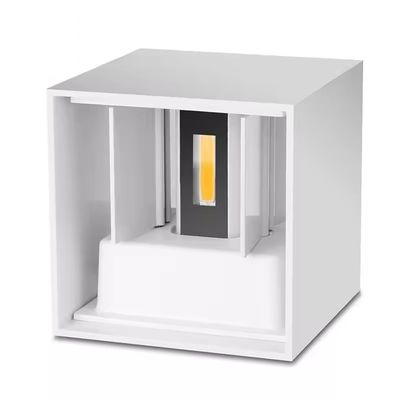 調整可能なビームアングル立方体 LED 壁ライト 上下 6W 12W 屋外設置用
