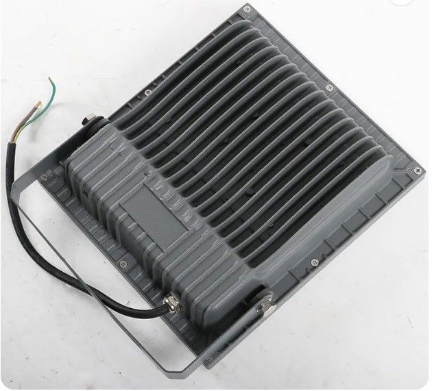 5 IP65 スリム 屋外 30W 50W 100W 150W 200W 屋外照明ソリューションのためのLED 洪水灯